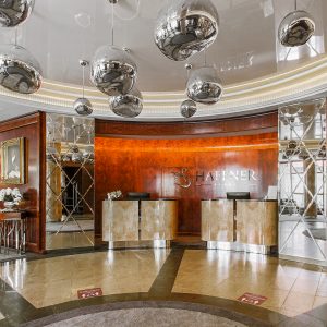 Sopot – Hotel HAFFNER. Hotelowa recepcja i lobby. Proj. PiK Studio Architekci z Warszawy.