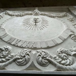 Woj. Polskiego 72 Szczecin – Budynek przychodni. Zegar słoneczny stan po renowacji.